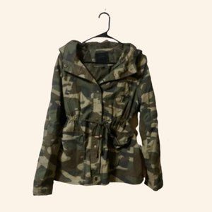 MISS LONDON Black Label Camo Hooded Jacket (S)